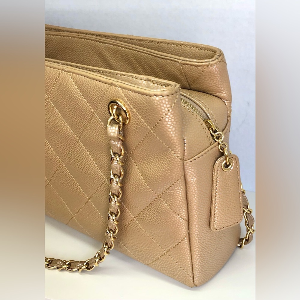 Vintage CHANEL CC Quilted Matelasse Chain Leather Turn Lock Tote Authentic COA - Picture 5 of 16